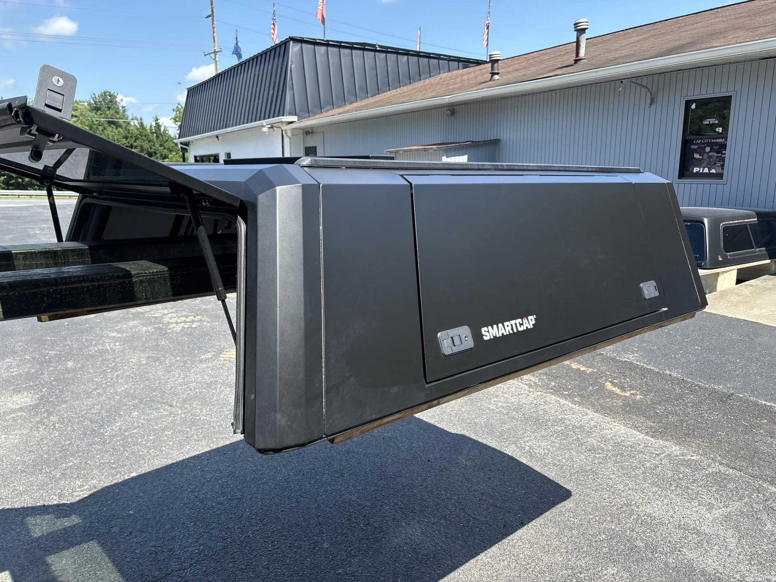 USED RSI ADVENTURE EA1303-MB MODUALR CAP 2016 TOYOTA TACOMA EC SHORT BED BLACK - 30576