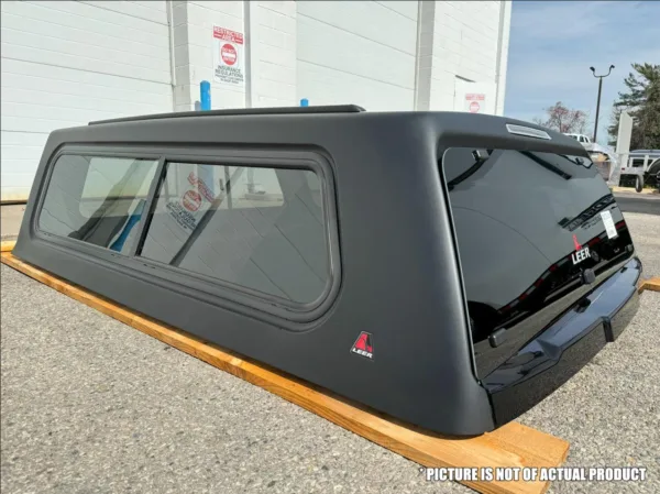 “HERE-N-READY” LEER 100XR-RXF TRUCK CAP 2016+ TOYOTA TACOMA DOUBLE CAB 5’2″ XB - EXTRA SHORT BED – RXF BLACK MATTE - 52TCDC16 - Image 7
