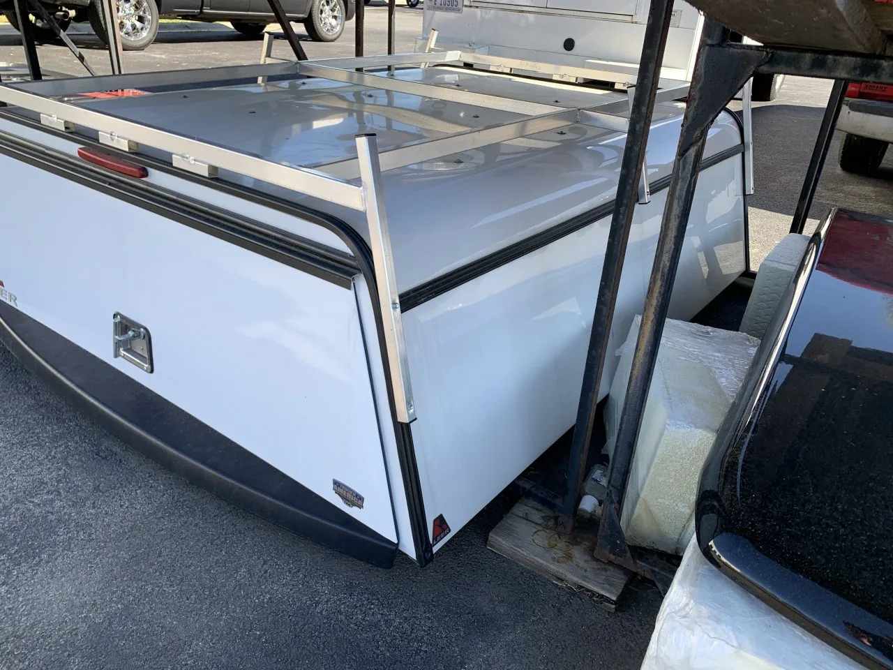 USED LEER DCC 09-18 RAM ALL SB