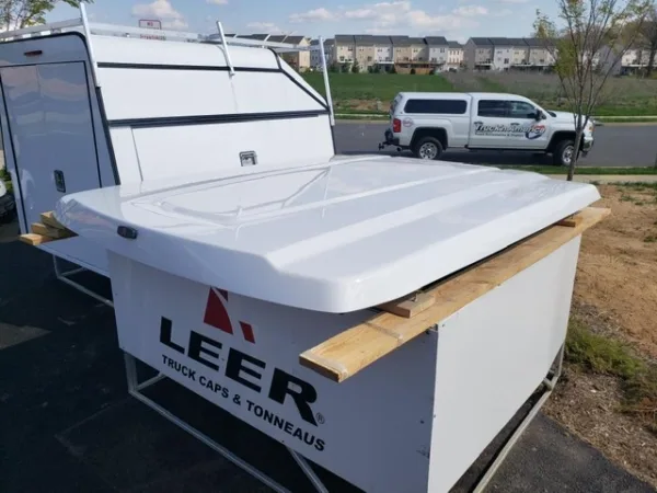 NEW/OVERSTOCK LEER 700 19+ CHEVROLET SILVERADO ALL SB