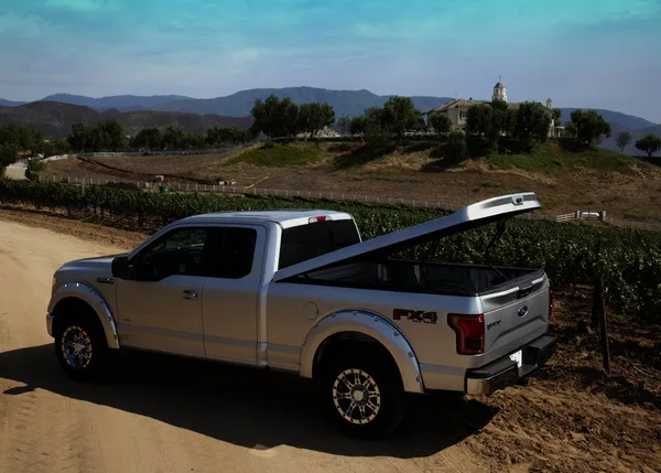 LEER 750 Sport DeluxePLUS Fiberglass Tonneau Cover - Image 6