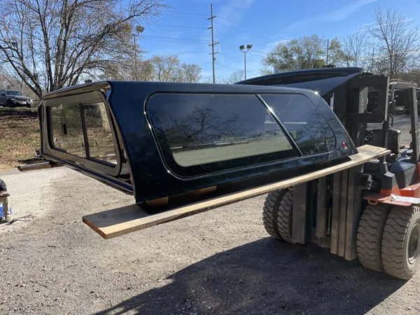 NEW | OVERSTOCK | DEMO-Leer 100XL 2019 GMC 1500 CC-CREW CAB XB - EXTRA SHORT 16303921 - Image 2