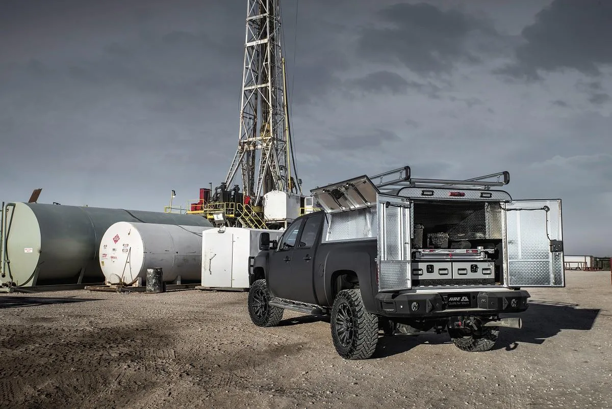 A.R.E. DCU DIAMOND EDITION Series Commercial Aluminum Truck Cap - Image 3