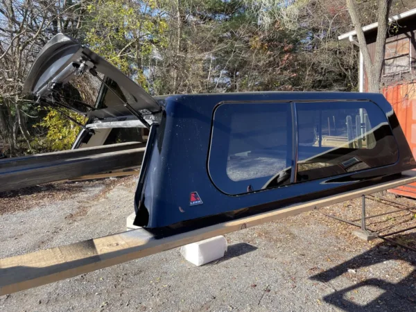 NEW | OVERSTOCK | DEMO-Leer 100XL 2019 GMC 1500 CC-CREW CAB XB - EXTRA SHORT 16303921