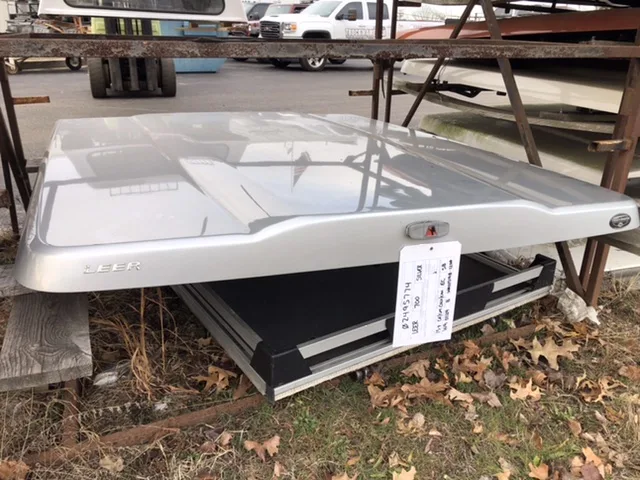 USED LEER 700 15+ CHEVY/GMC COLORADO/CANYON EC SHORT BED