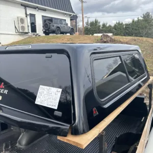 SOLD - USED LEER 100XR TRUCK CAP 2015 FORD F150 CREW CAB SHORT BED BLACK- 267687 - SOLD