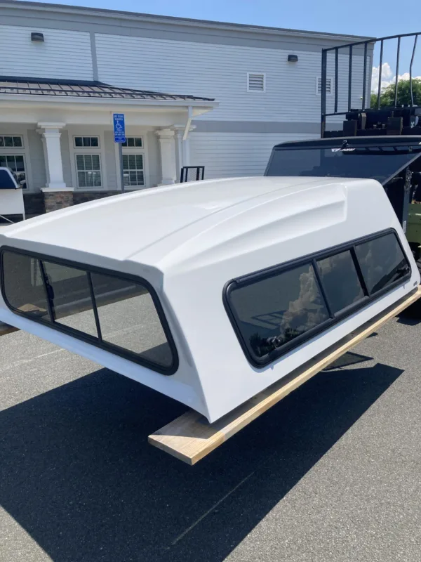 USED ARE TW HIGH RISE TRUCK CAP 2020 CHEVROLET HD 2500 LONG BED WHITE - N4596106 - Image 2