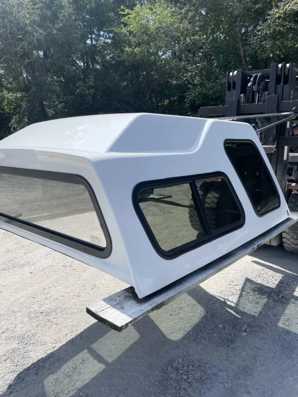 NEW LEER 122 HIGH RISE CAP 2009 RAM CREW CAB SHORT BED WHITE 1185515 - Image 2
