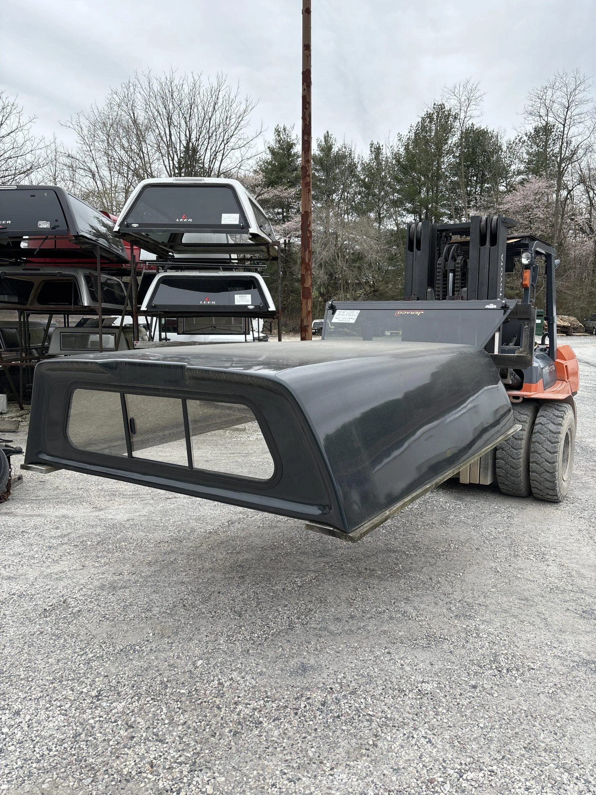 USED JERACO CAB HIGH TRUCK CAP 2007 CHEVROLET 1500 ALL CABS LONG BED GREY - 2554023 - Image 2