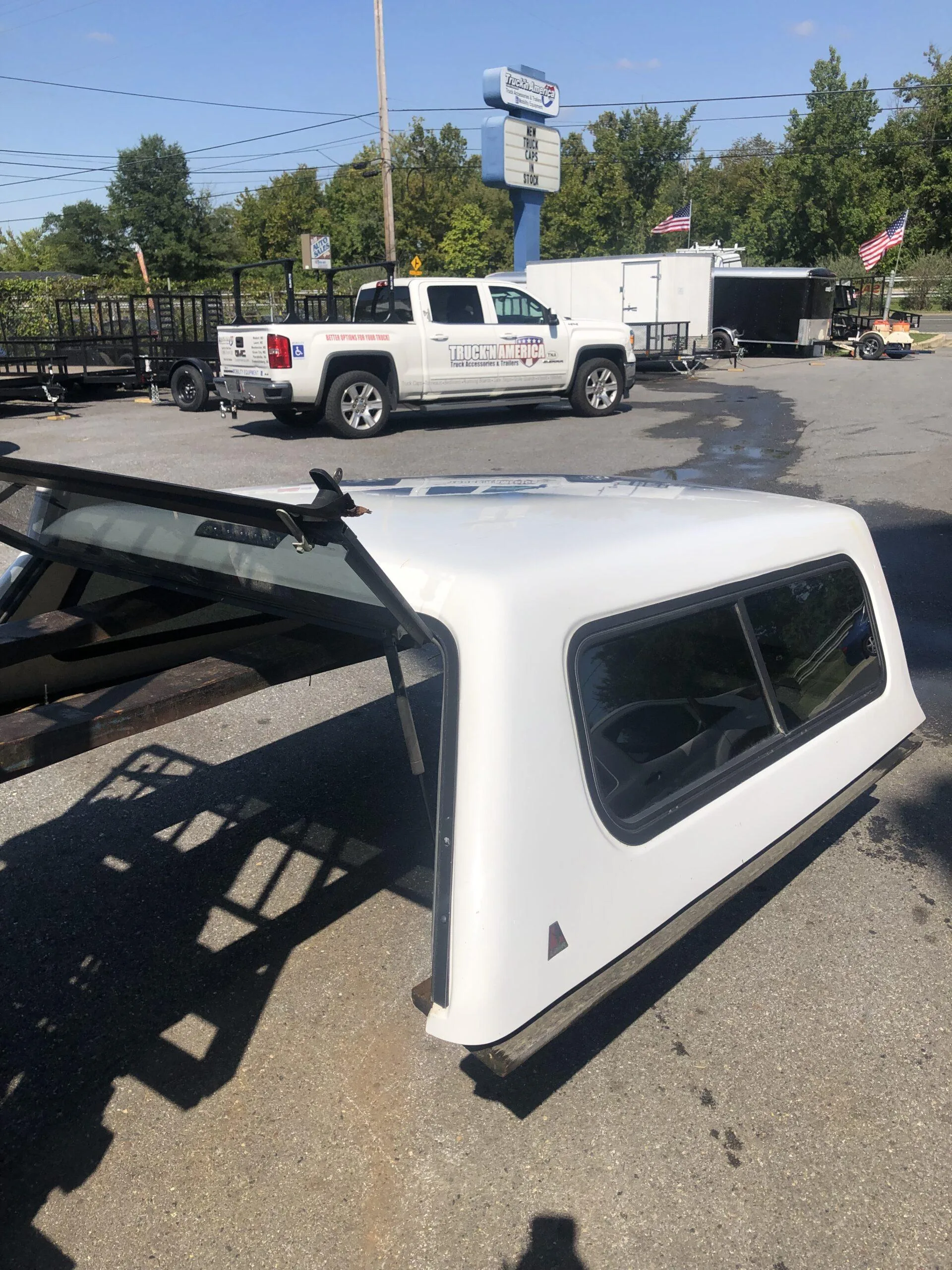 USED LEER 100R TRUCK CAP 1998 FORD F-150 CREW CAB SHORT BED YZ WHITE - 1213655