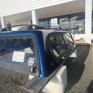 USED TRADE IN LEER 100R TRUCK CAP 2007 CHEVROLET 1500 SILVERADO CREW CAB EXTRA SHORT BED BLUE - 1958901