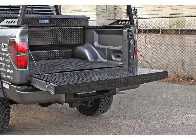 DEEZEE Brite Tread / Black Tread Full Tailgate Protector - Image 3