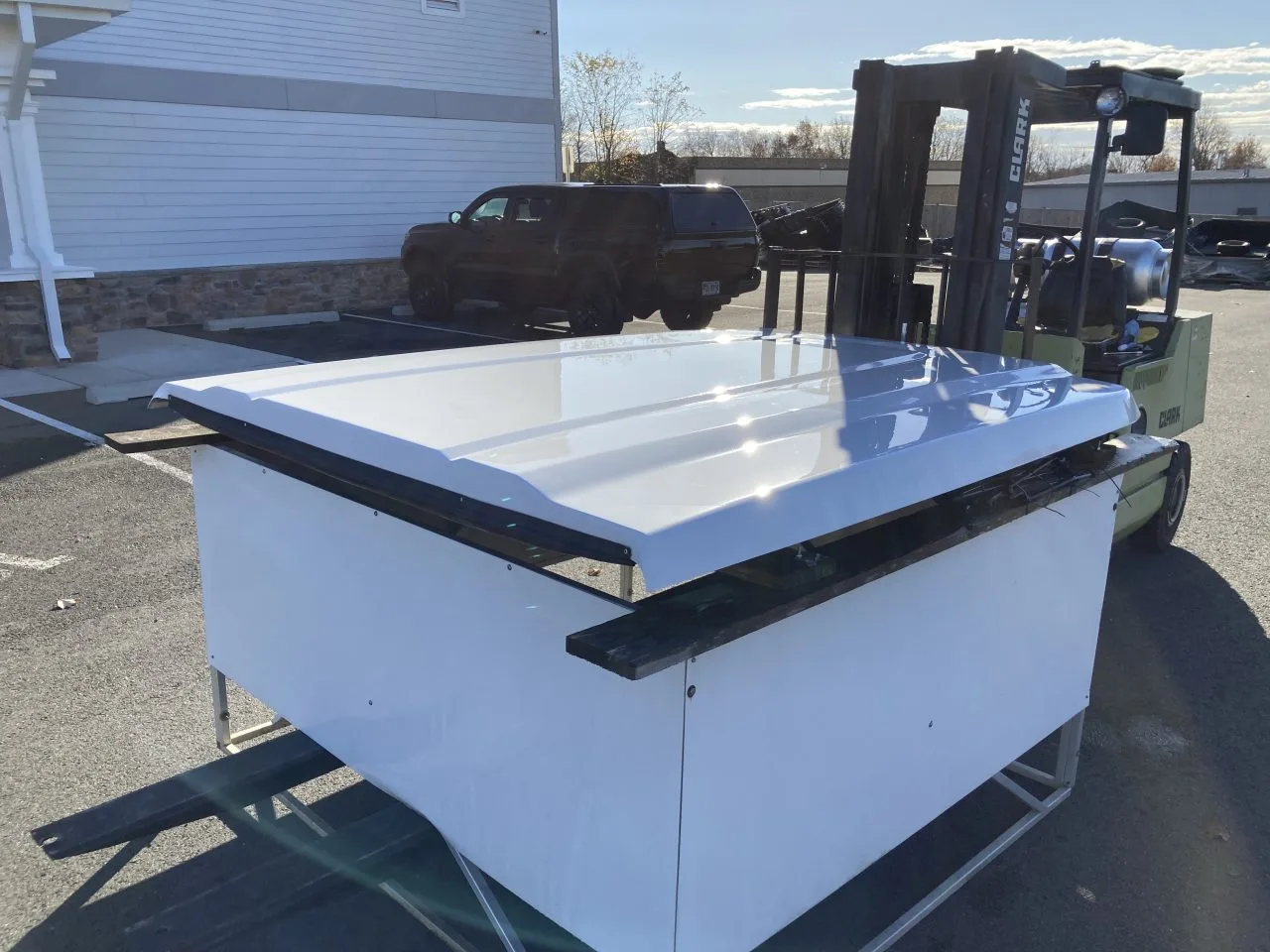 NEW | OVERSTOCK | DEMO-Leer 700 2019 CHEVROLET 1500 EC-EXTENDED CAB SB - SHORT BED 5508749 - Image 2