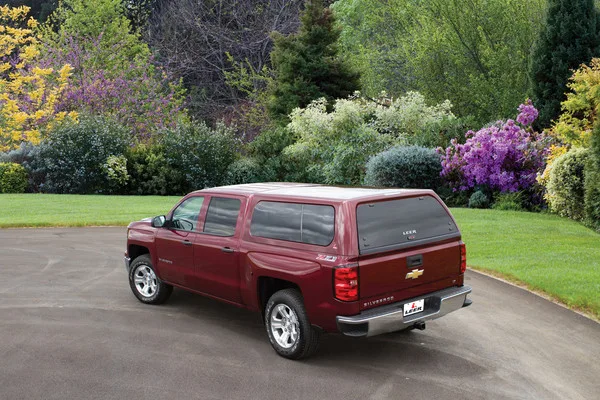 LEER 100XL DeluxePLUS Cab High Fiberglass Truck Cap - Image 2