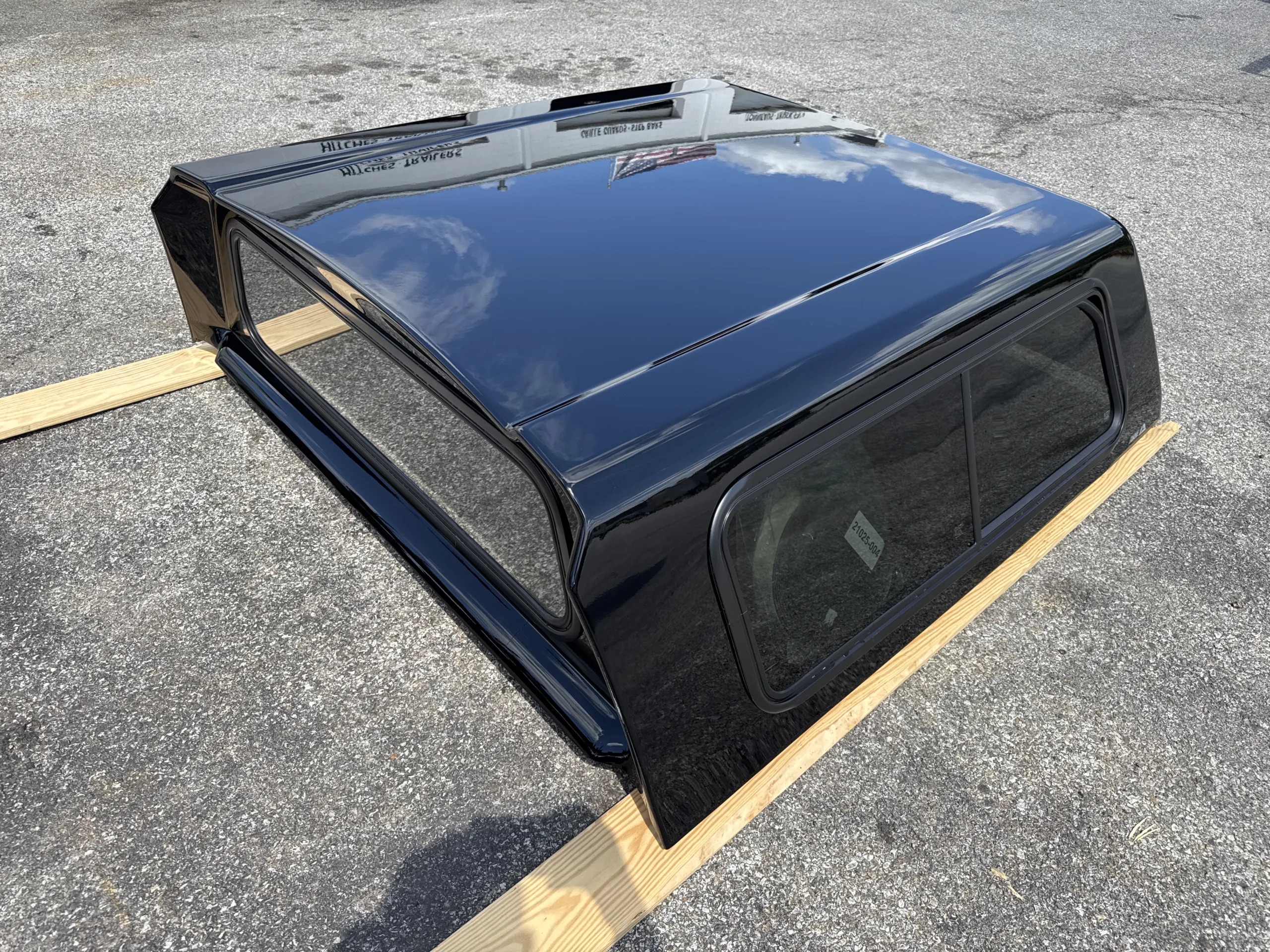 NEW ARE V SERIES TRUCK CAP 2024+ TOYOTA TACOMA DOUBLE CAB EXTRA SHORT BED - BLACK - N4678739 - Image 3