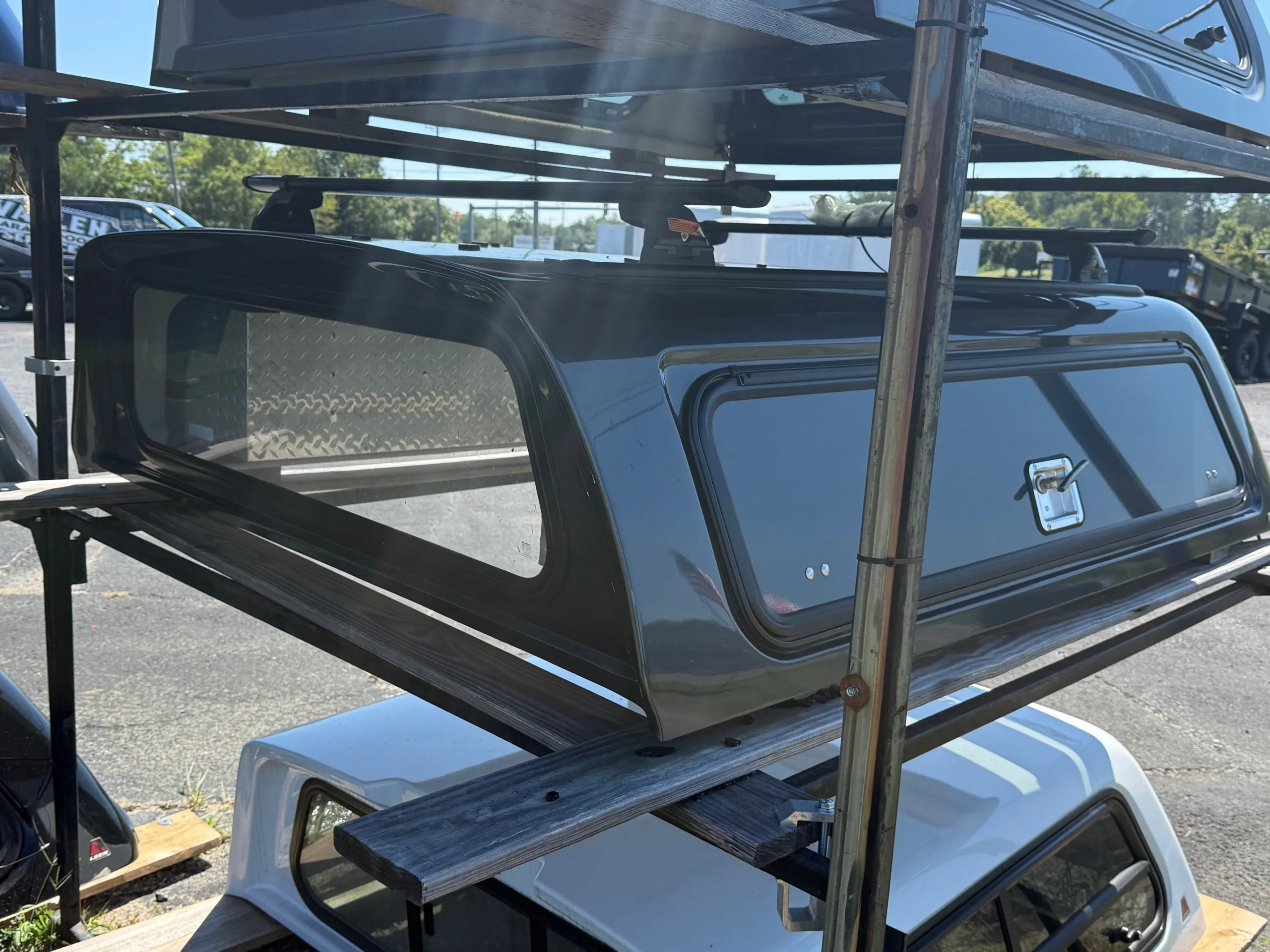 DEMO ARE CX HD TRUCK CAP - 2021 TOYOTA TACOMA ACCESS CAP SHORT BED - BLACK - N4684120 - Image 2