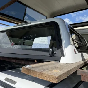 USED LEER 100R FIBERGLASS TRUCK CAP 20204 TOYOTA TACOMA CREW CAB EXTRA SHORT BED - WHITE- 27452208.1